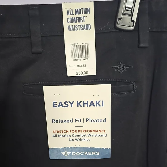 Men's Dockers Black Khaki Comfort‎ Waistband Relaxed Fit Pants With Pleats - Picture 2 of 7